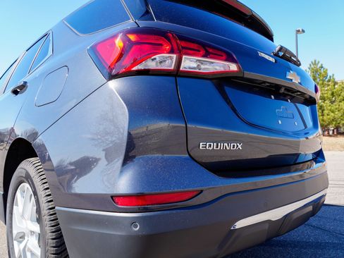 Used 2023 Chevrolet Equinox LT image 28