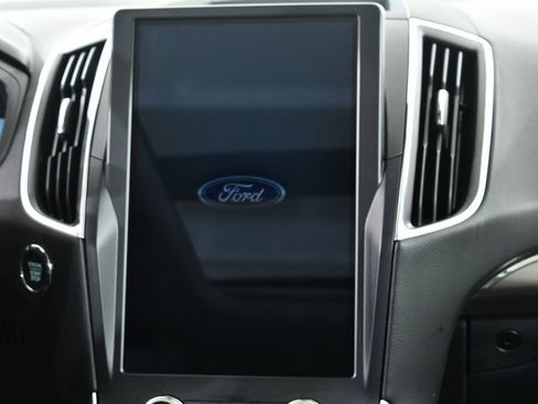 Used 2024 Ford Edge Titanium w/ Equipment Group 301A AWD/4WD image 9
