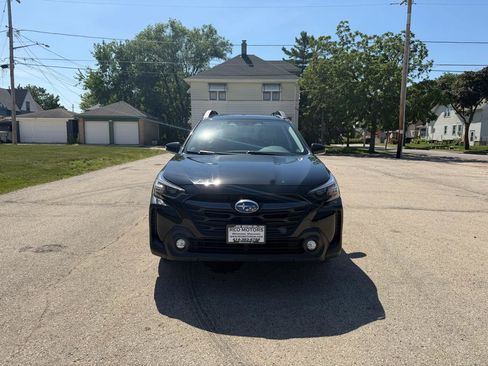 Used 2024 Subaru Outback Premium AWD/4WD image 2