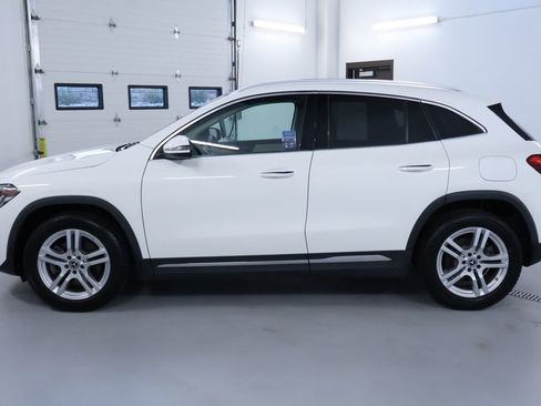 Used 2021 Mercedes-Benz GLA 250 4MATIC w/ Premium Package image 4