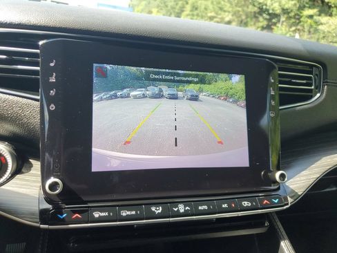Used 2024 Jeep Wagoneer L Series II RWD image 25