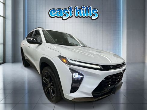 Certified 2024 Chevrolet Trax ACTIV w/ Driver Confidence Package FWD image 1