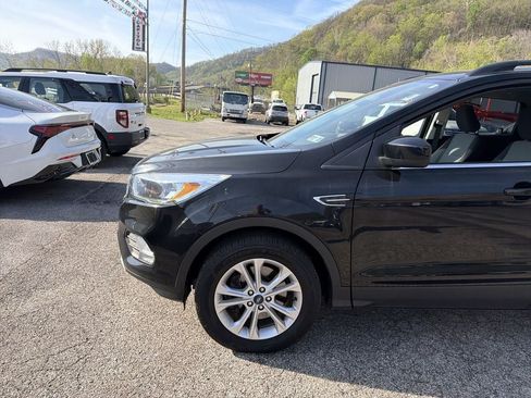 Used 2018 Ford Escape SE AWD/4WD image 9