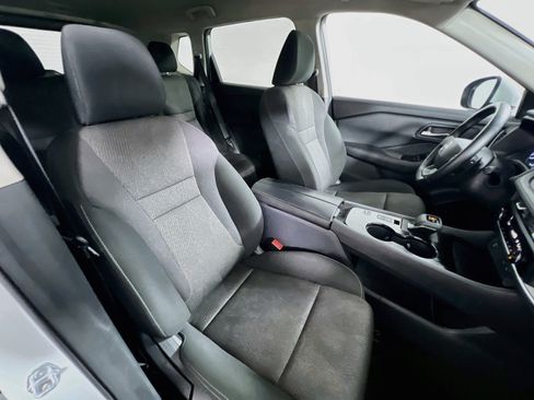 Used 2025 Nissan Rogue SV FWD image 30
