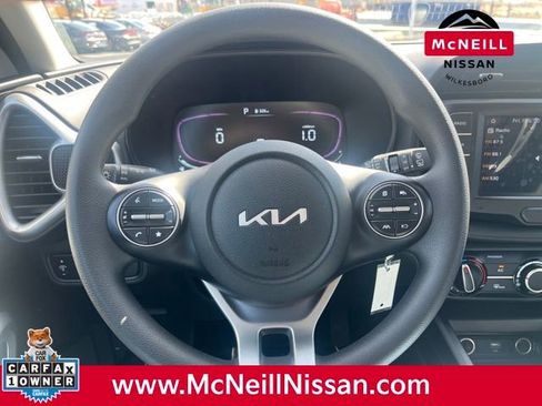 Used 2023 Kia Soul LX image 25