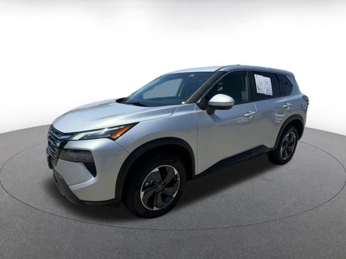 Used 2025 Nissan Rogue SV FWD image 8