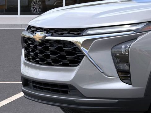 Used 2026 Chevrolet Trax LT w/ Driver Confidence Package FWD image 13