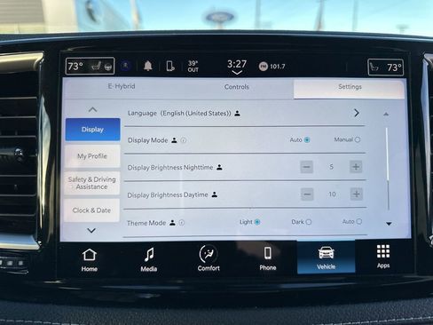 Used 2023 Chrysler Pacifica Touring-L image 41