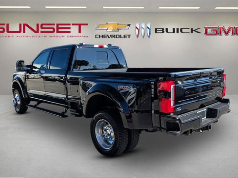 Used 2025 Ford F450 Platinum w/ FX4 Off-Road Package image 6