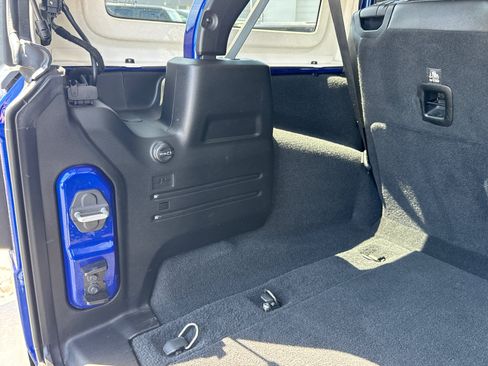 Used 2018 Jeep Wrangler Unlimited Sahara AWD/4WD image 20