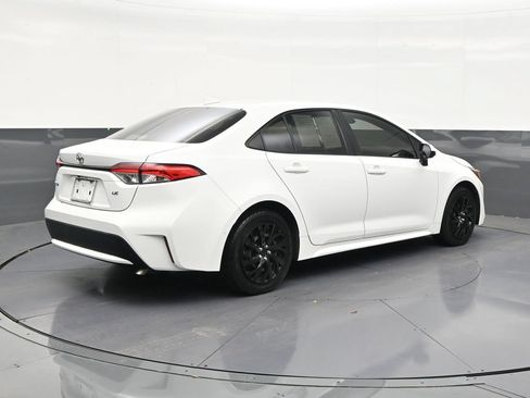 Used 2021 Toyota Corolla LE FWD image 5