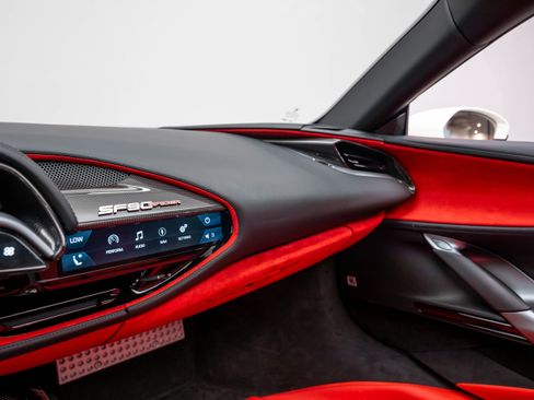Certified 2022 Ferrari SF90 Spider image 33