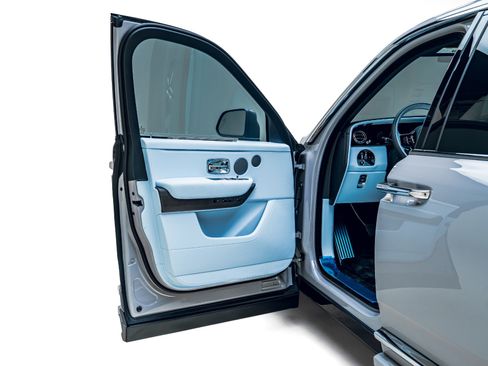 Used 2026 Rolls-Royce Cullinan AWD/4WD image 34