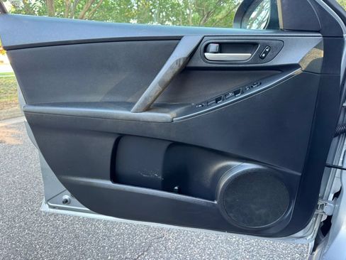 Used 2013 MAZDA MAZDA3 i SV FWD image 6