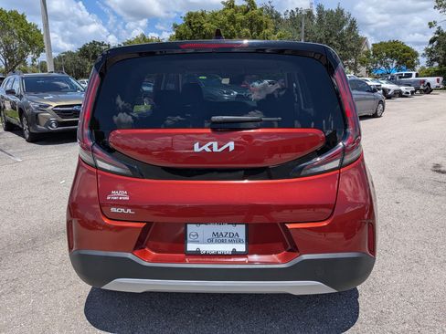 Used 2023 Kia Soul LX FWD image 5