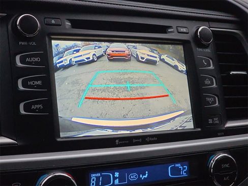 Used 2017 Toyota Highlander XLE image 28