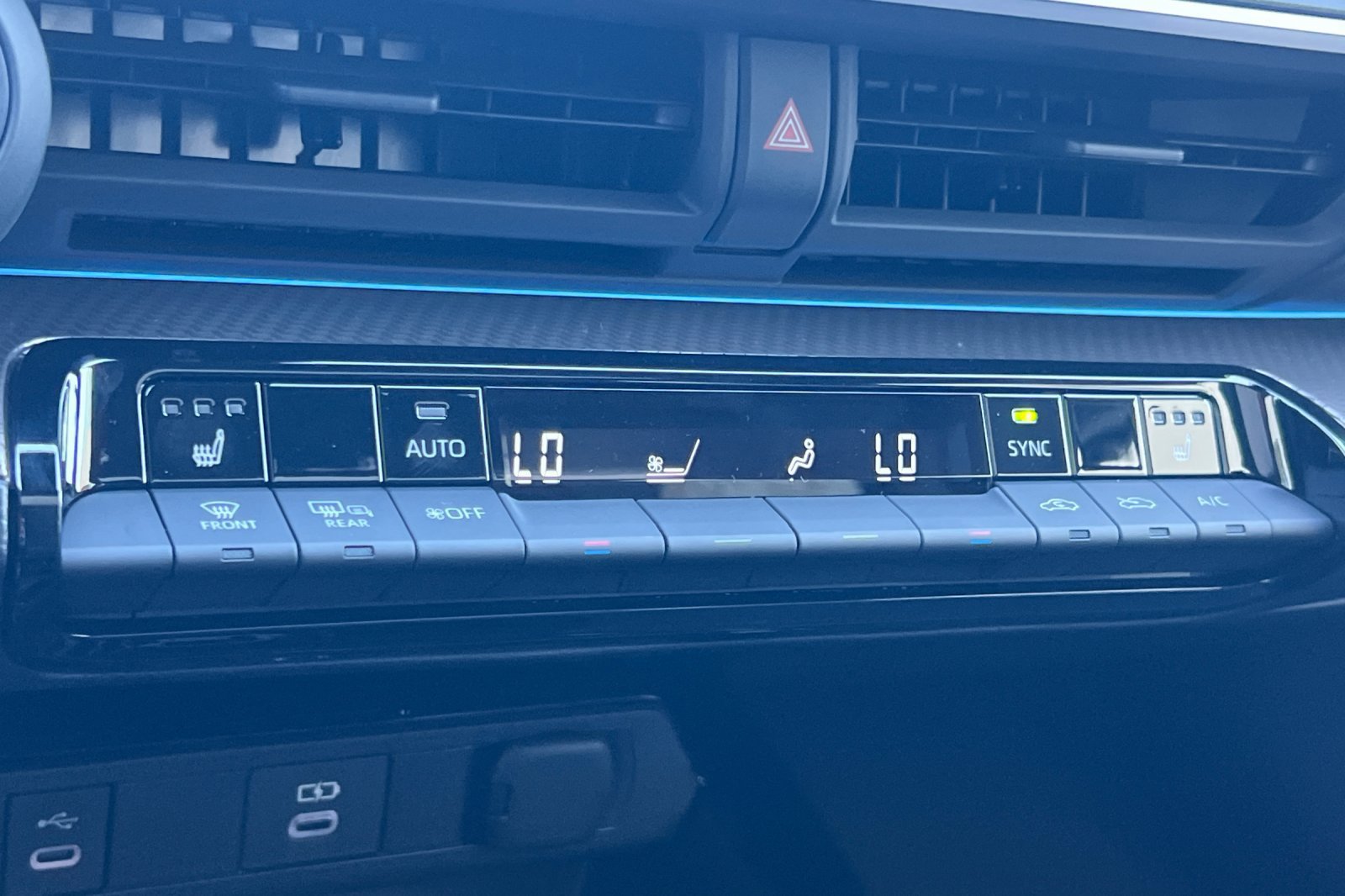 New 2027 Toyota Prius XLE AWD/4WD image 22