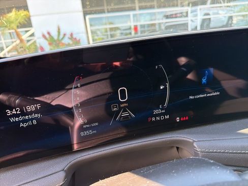 Used 2025 Cadillac XT4 Premium Luxury FWD image 4