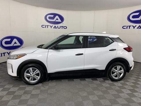 Used 2025 Nissan Kicks Play S FWD image 6