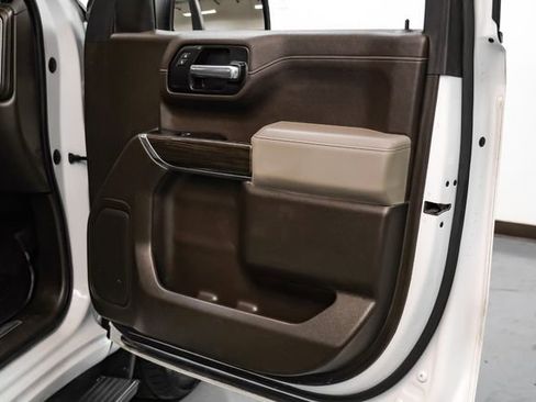 Used 2021 Chevrolet Silverado 1500 RST w/ Z71 Off-Road Package image 42