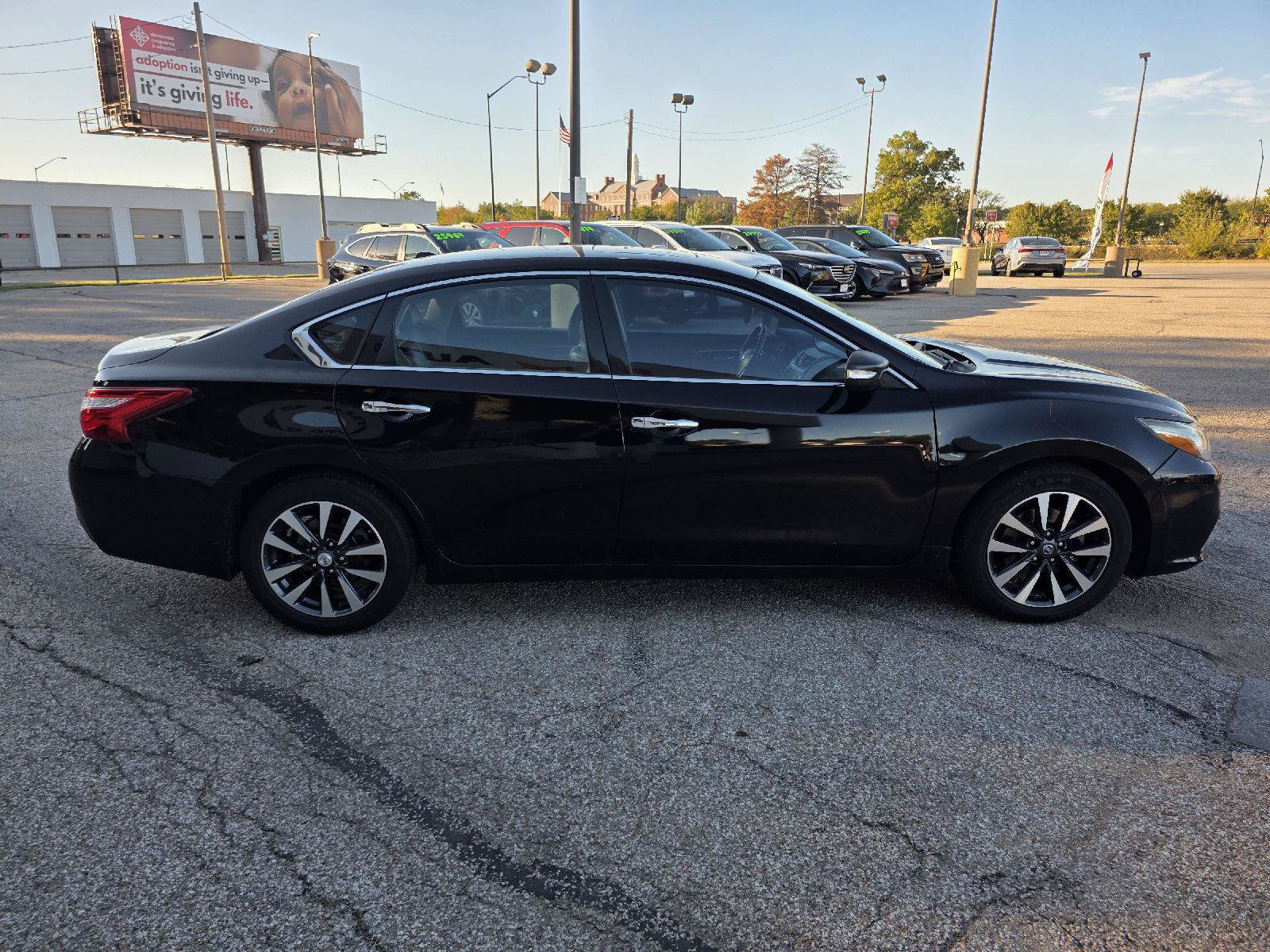 Used 2016 Nissan Altima 2.5 SL w/ 2.5 Technology Package FWD image 4