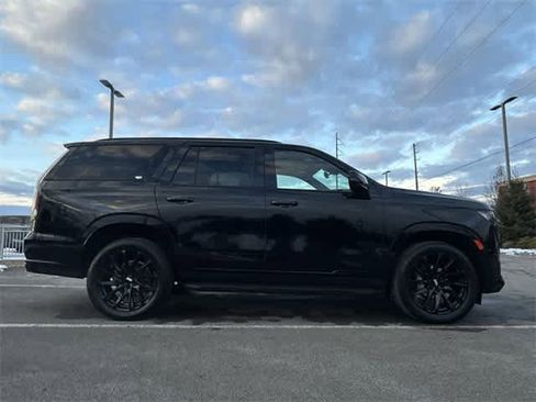 Used 2023 Cadillac Escalade Sport w/ LPO, ONYX Package image 3