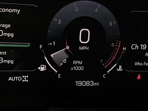 Used 2025 GMC Yukon Denali image 16