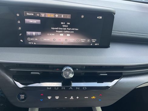 Used 2025 Nissan Murano SV image 17