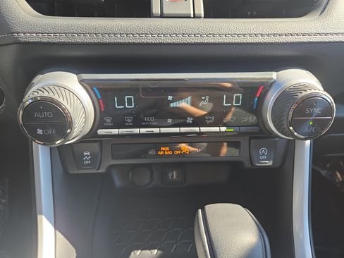 Used 2024 Toyota RAV4 XLE image 19