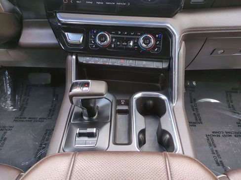 Used 2025 GMC Sierra 1500 Denali AWD/4WD image 18