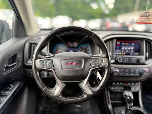 Used 2022 GMC Canyon AT4 w/ Driver Alert Package AWD/4WD image 15