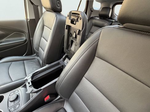 Used 2024 GMC Terrain SLT w/ Infotainment Package II AWD/4WD image 35