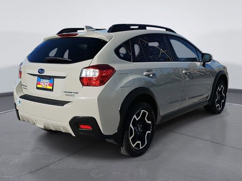 Used 2017 Subaru Crosstrek 2.0i Limited image 3