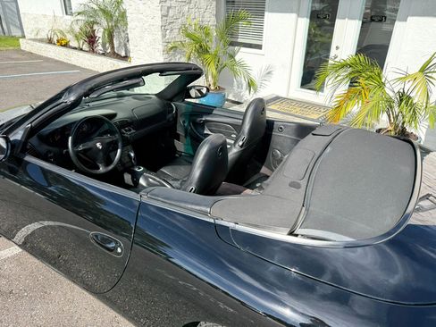 Used 2001 Porsche 911 Carrera image 11