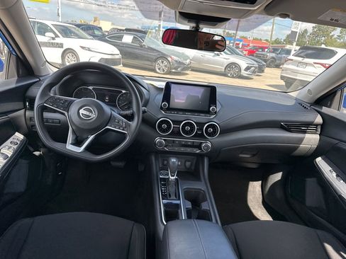 Used 2025 Nissan Sentra SV FWD image 8