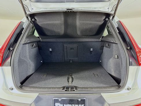 Used 2023 Volvo XC40 B5 Ultimate w/ Protection Package Premier AWD/4WD image 28