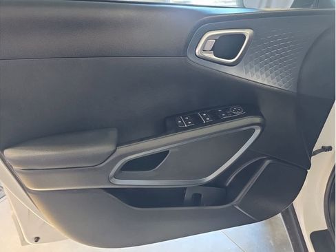 Used 2025 Kia Soul EX image 22