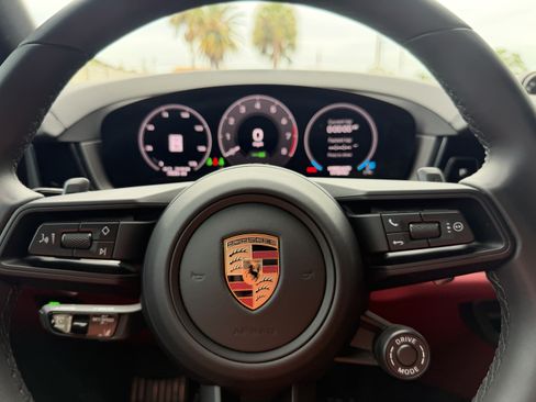 Certified 2025 Porsche Cayenne Coupe AWD/4WD image 37