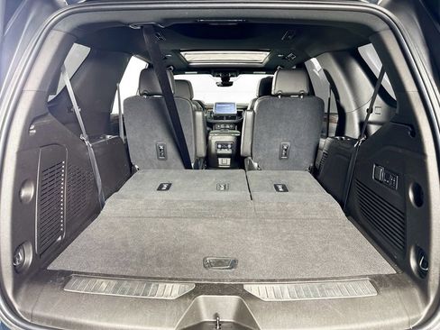 Used 2021 Chevrolet Tahoe High Country image 33