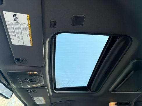 Used 2022 Toyota Sienna Platinum image 20