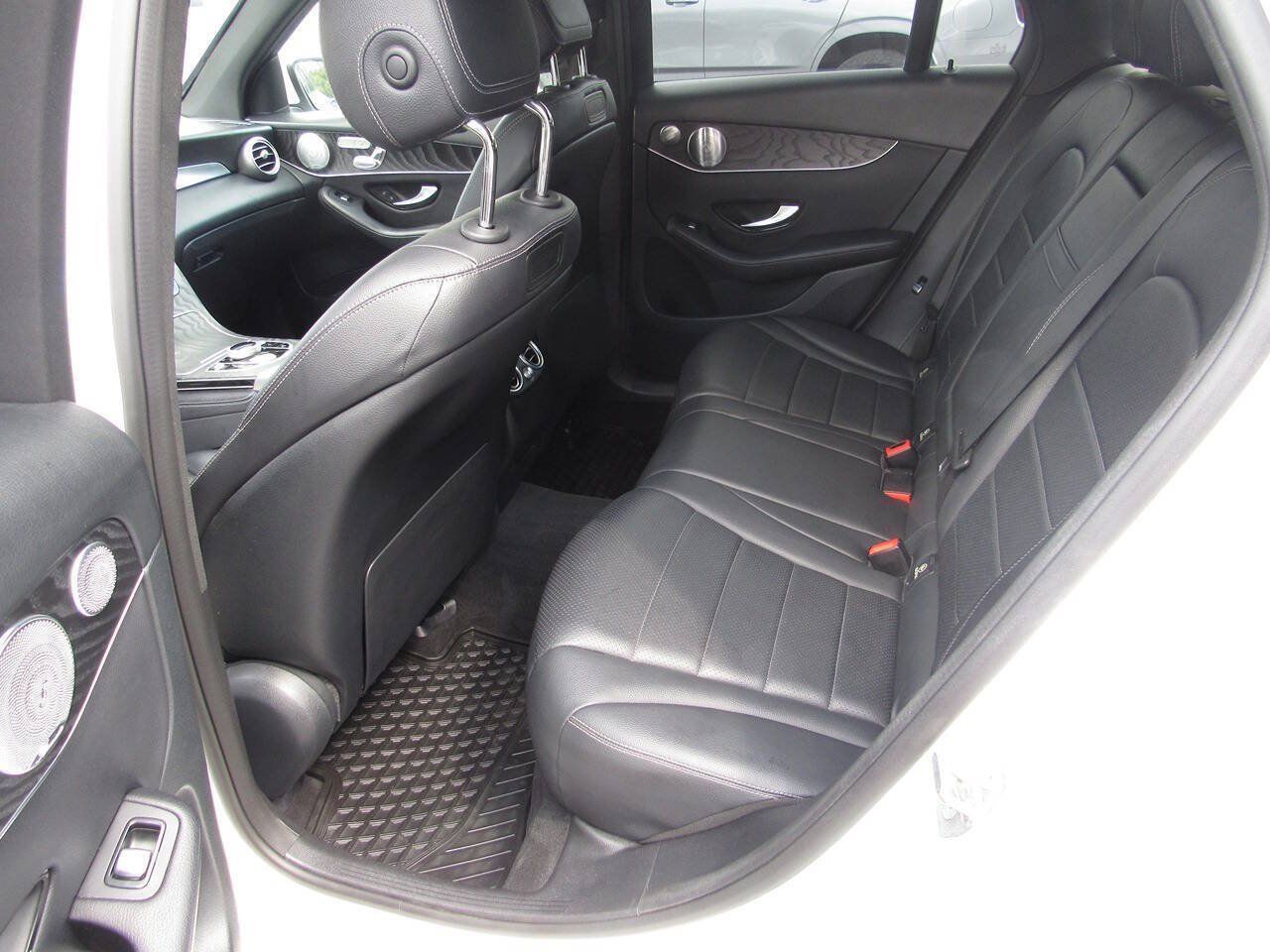 Used 2018 Mercedes-Benz GLC 300 4MATIC image 22