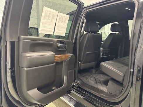 Used 2021 Chevrolet Silverado 3500 High Country image 29