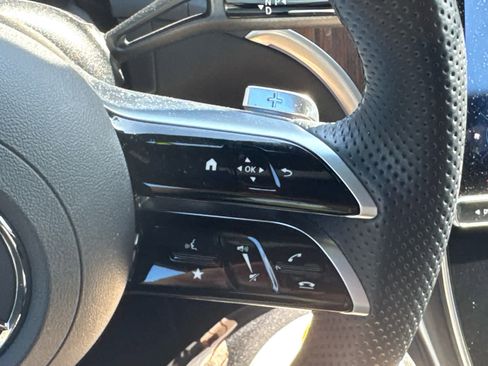 Used 2025 Mercedes-Benz GLC 300 4MATIC image 25