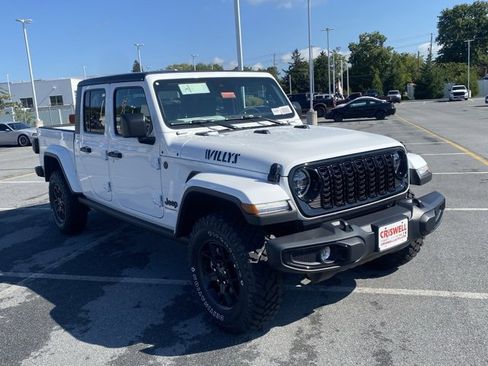 New 2025 Jeep Gladiator Willys image 2