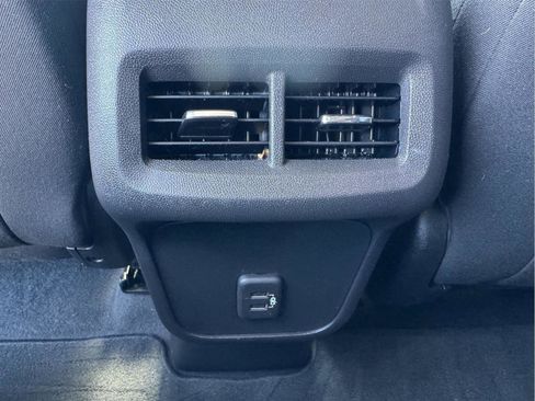 Used 2023 Chevrolet Equinox LT AWD/4WD image 27