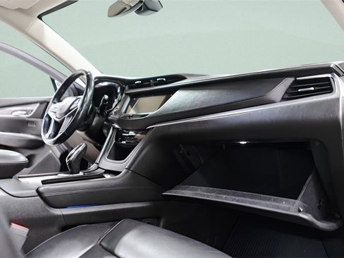 Used 2019 Cadillac XT5 Luxury image 38