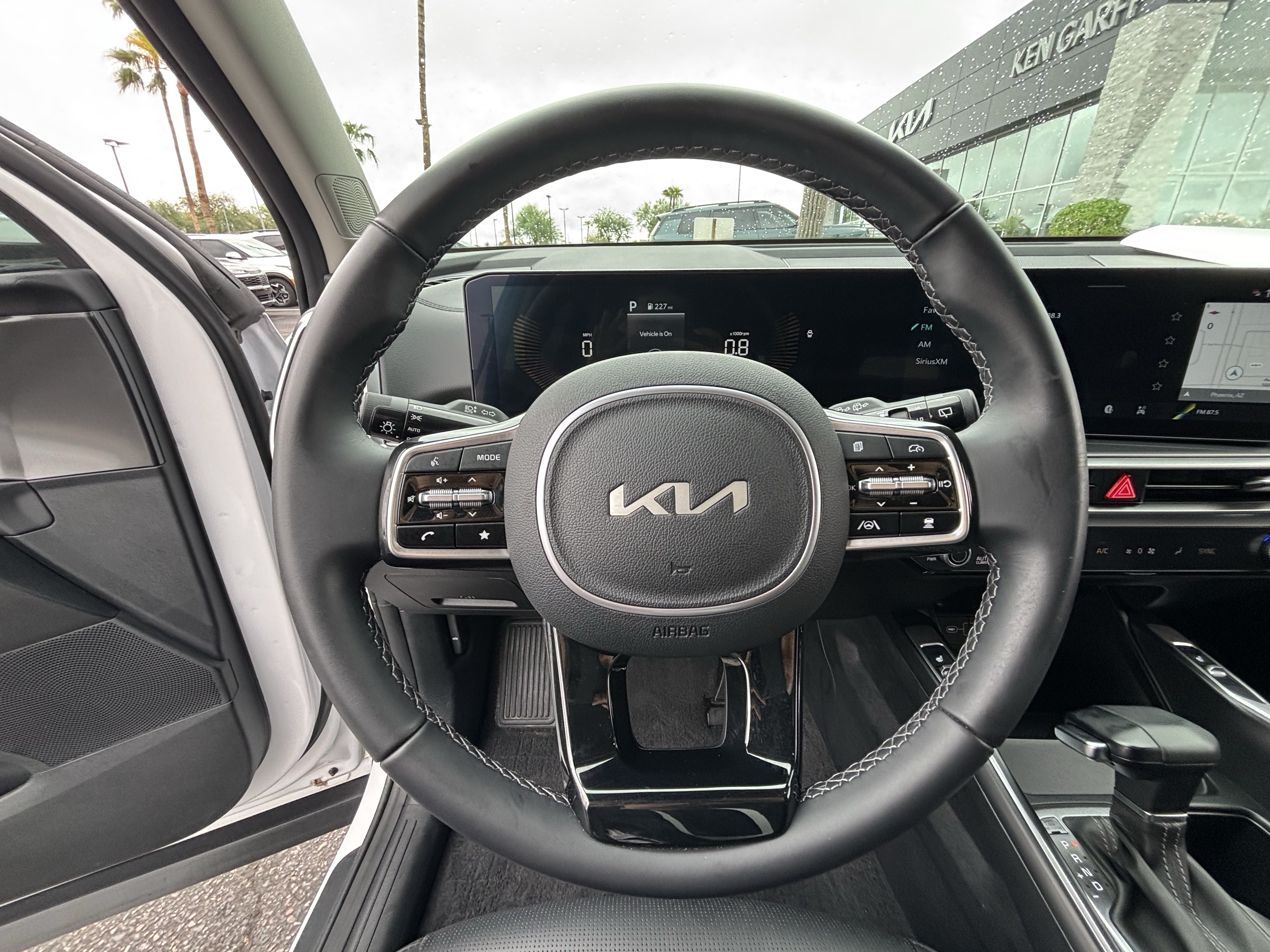 Certified 2025 Kia Sorento S w/ Panoramic Sunroof Package AWD/4WD image 25