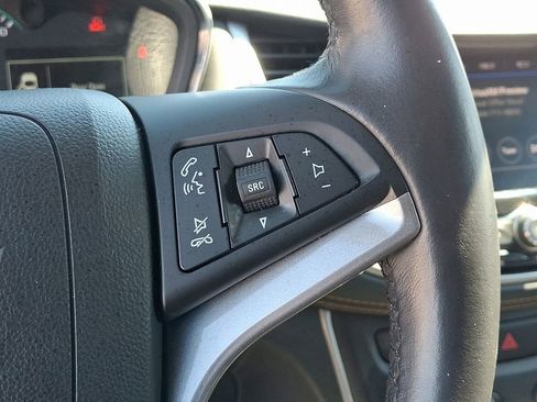 Used 2022 Chevrolet Trax LT w/ Sport Edition AWD/4WD image 23