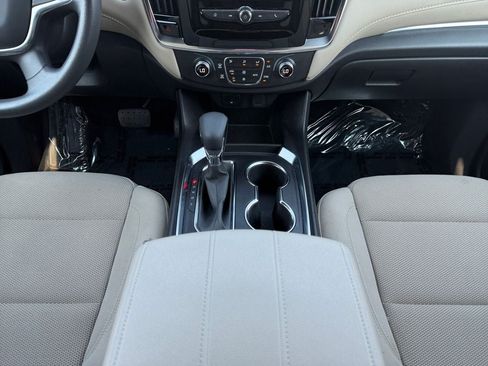 Used 2022 Chevrolet Traverse LS AWD/4WD image 12