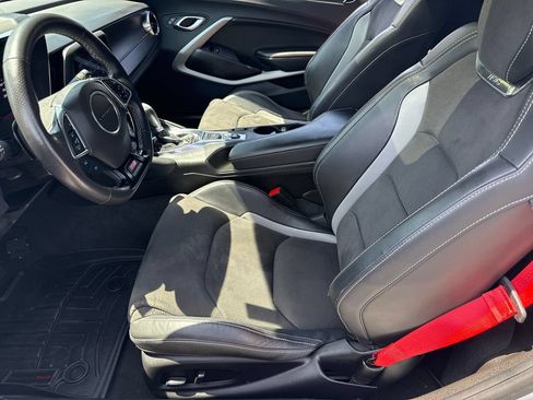 Used 2023 Chevrolet Camaro SS RWD image 9